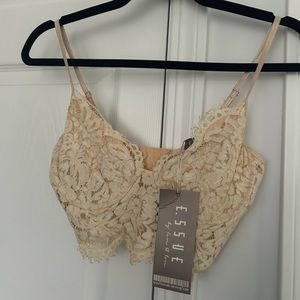 Boutique lace beige crop top 🤍